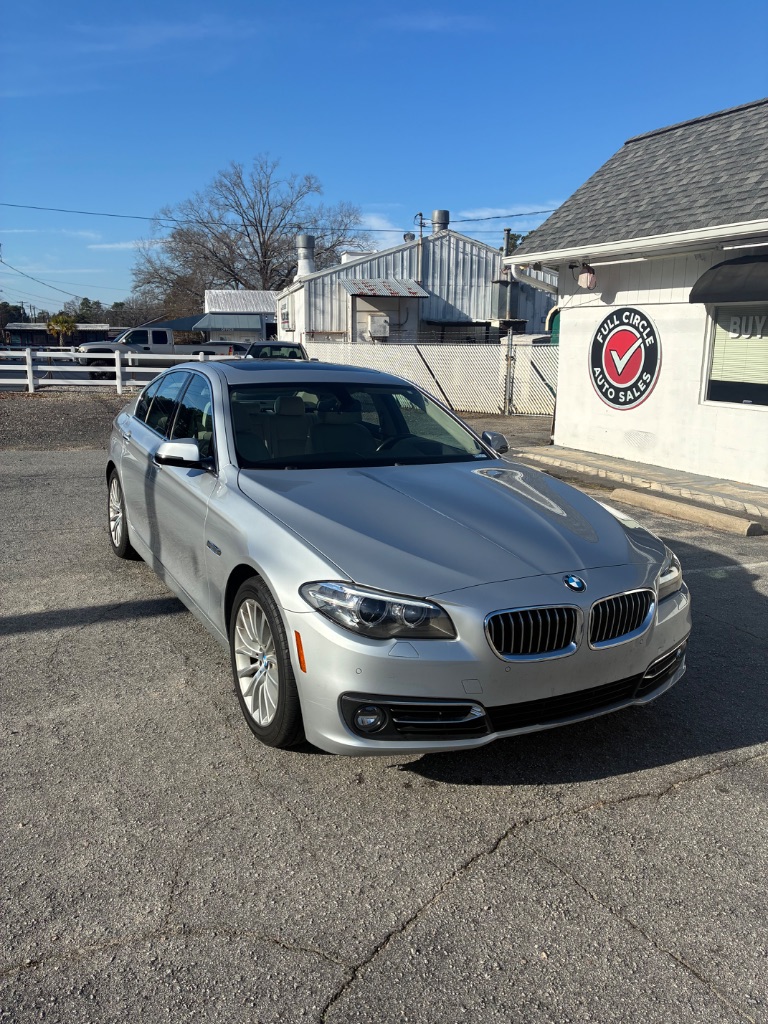 2016 BMW 5 Series 528i's photo